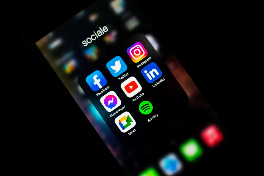 Não é preciso ter muita gente nas redes sociais para começar no mercado de infoprodutos.